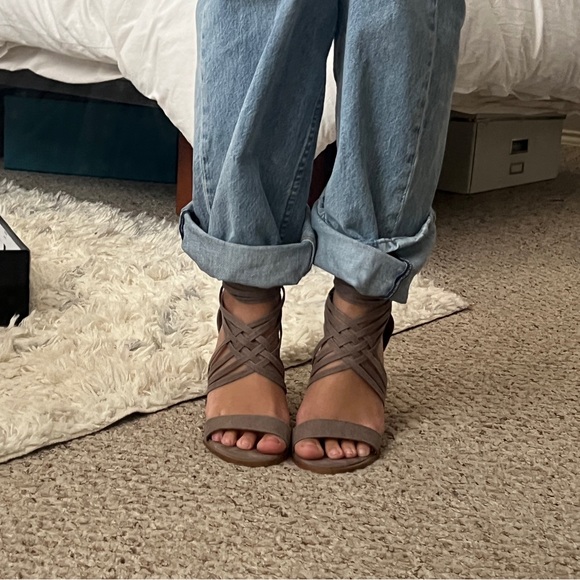 Fergie Suede Heels - Picture 4 of 4